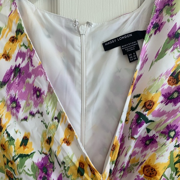 Maggy London Floral Midi Dress in Soft White Light Rust Size 6 - Picture 6 of 10